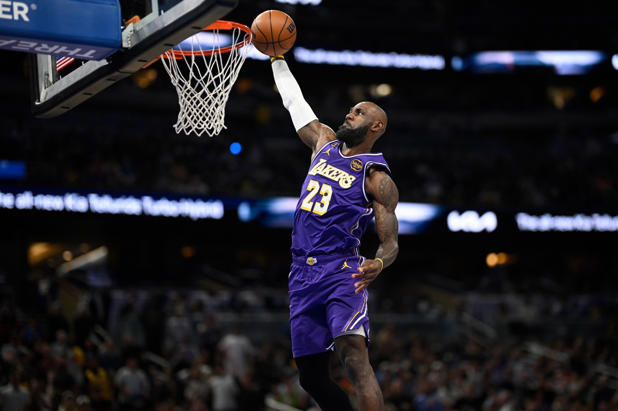 VIDEO: LeBron James prekonal ďalší veľký rekord