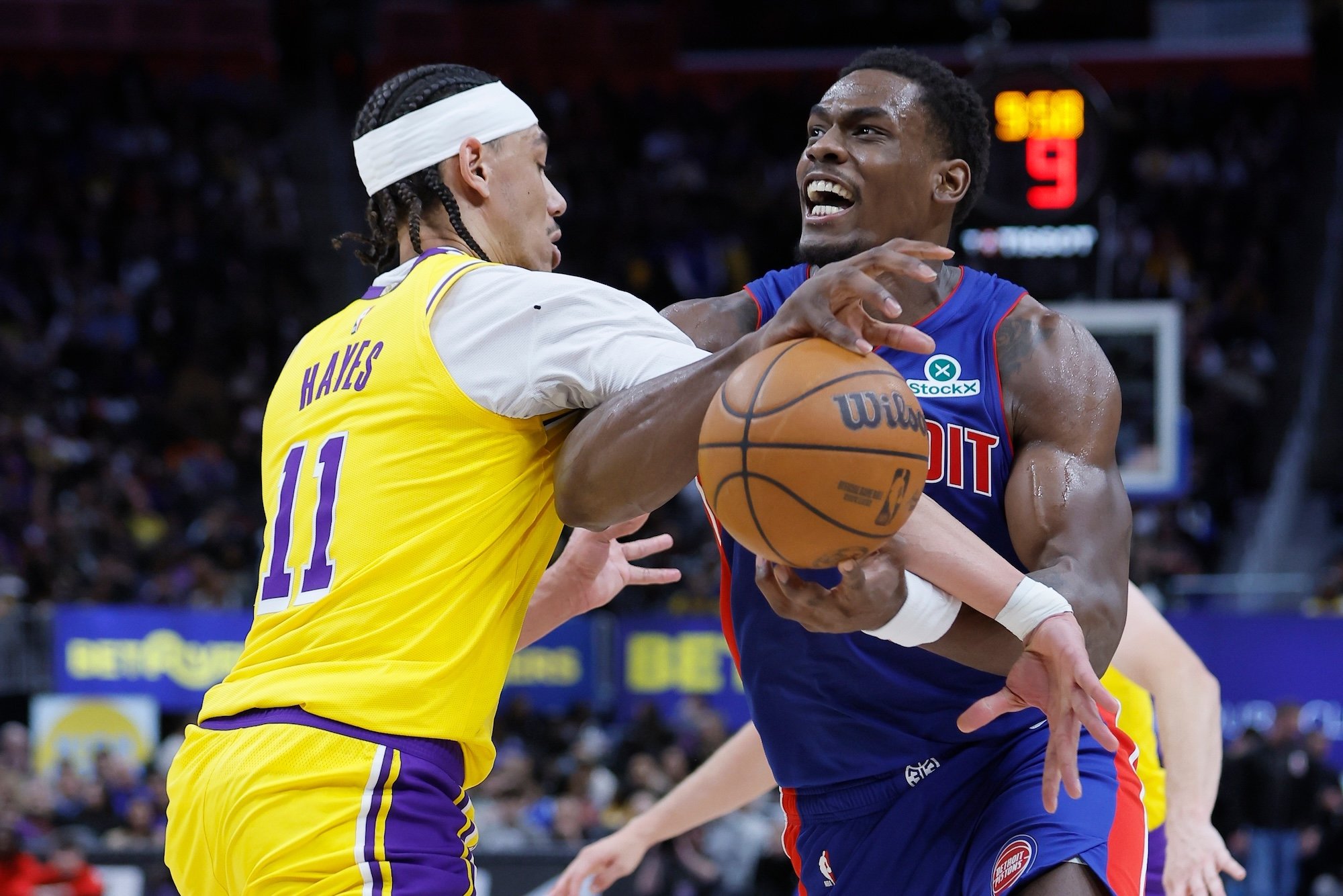VIDEO: Detroit pretlačil aj bez najväčšej hviezdy nabitý tím Lakers