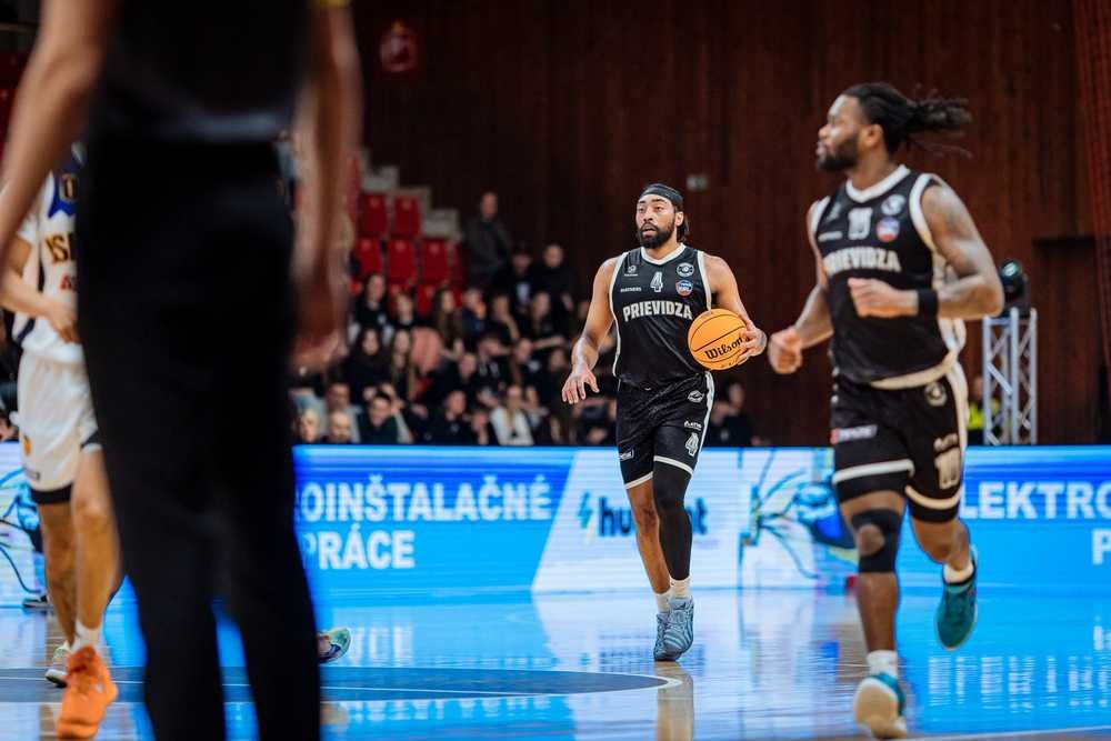 FOTO/VIDEO: Prievidza rozbila Svit, Nitra prekvapila Levice a Slovan natiahol víťaznú sériu