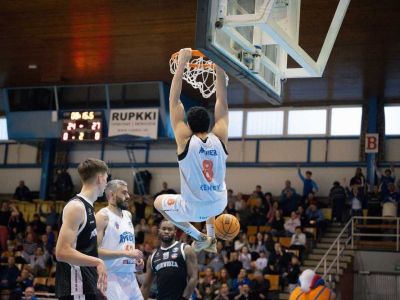 FOTO/VIDEO: Hill a Kenney s double-double, Rytieri sa vytiahli na Prievidzu