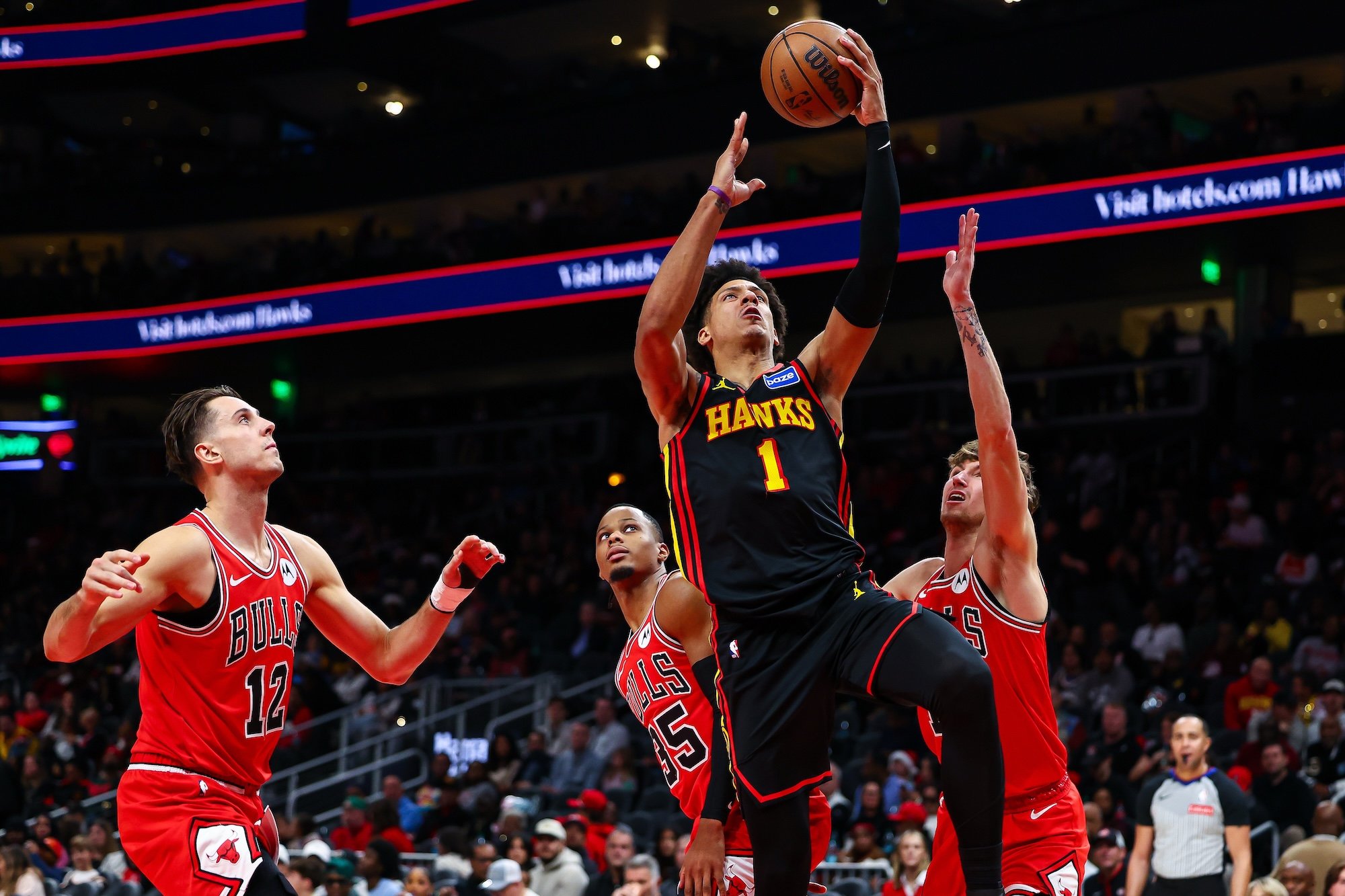 VIDEO: V hre bolo všetkých tridsať tímov, Atlanta uchmatla priamy postup