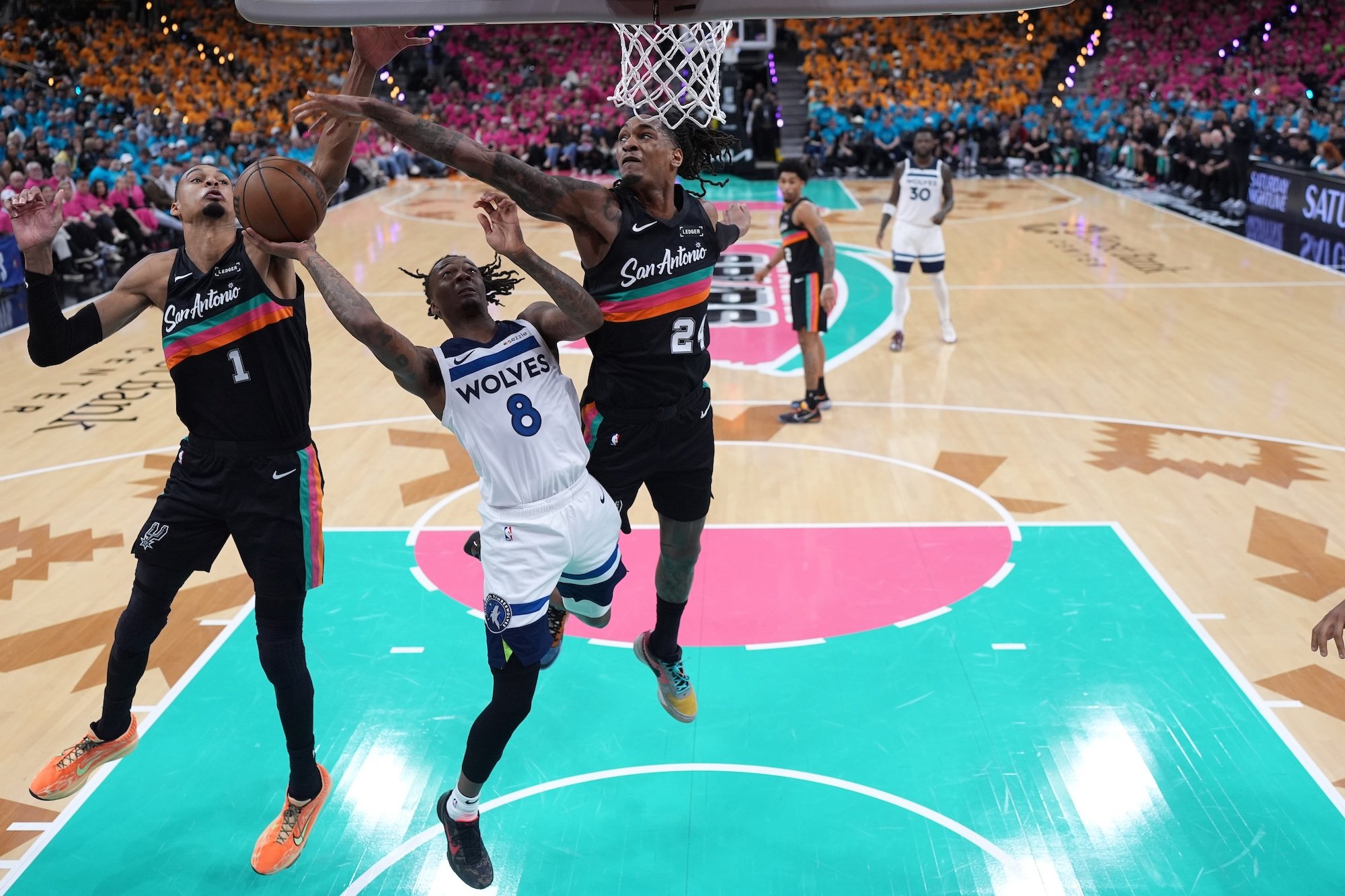 VIDEO: Wemby predviedol neskutočný triple-double s blokmi, nestačilo to