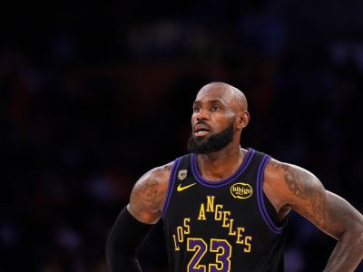 Spojenie s Currym, návrat do Clevelandu? NBA rieši budúcnosť LeBrona Jamesa