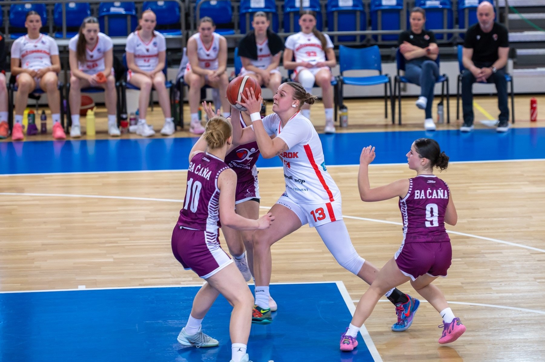 VIDEO/M-SR Kadetky U17: Dominantné Liptáčky a postup Starej Turej, Ivanky a Bratislavy