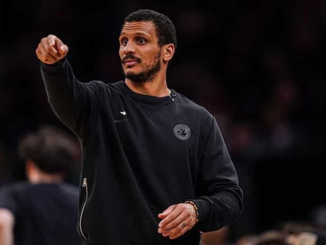 Trénerom roka v NBA najmladší kouč od čias Phila Jacksona