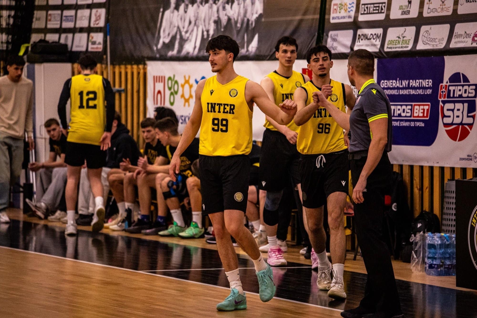 Inter smeruje späť do ligy a finalisti spoznali tresty za šarvátku