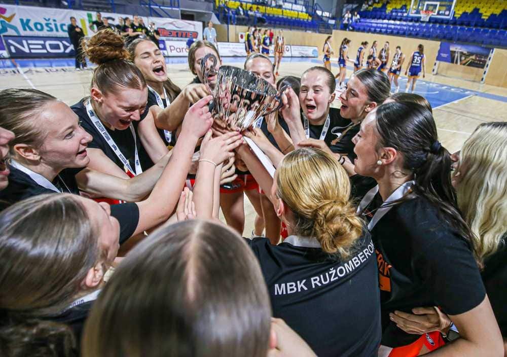 V Starej jazdiarni rozkvitla červená ruža. Trénerka i MVP turnaja vyzdvihli kolektív
