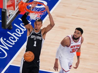 VIDEO: Trump šťastie nepriniesol. Spurs ukončili sériu Knicks a zdramatizovali finále